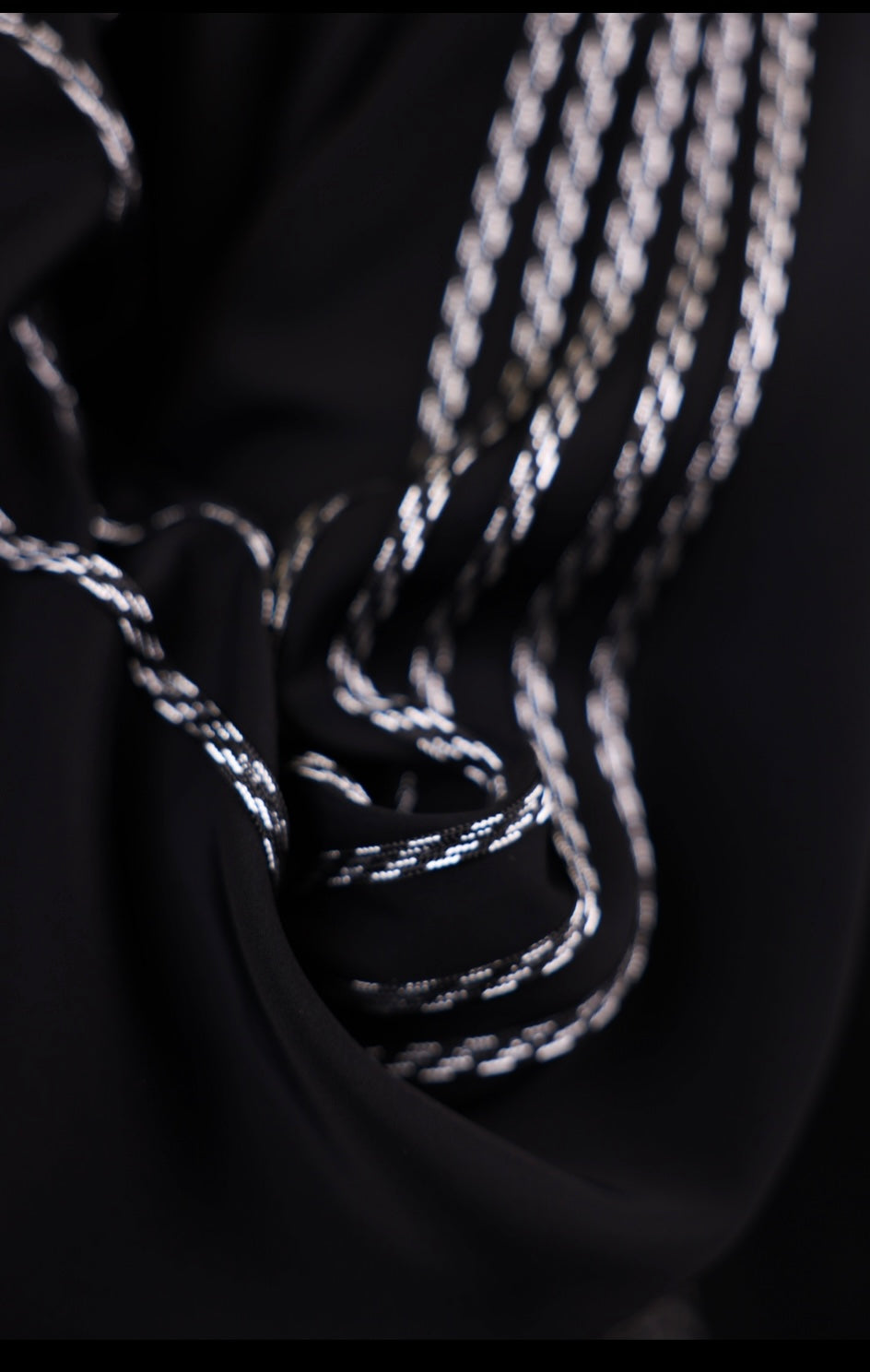 LD ABAYA ABU DHABI BLACK STRIPED